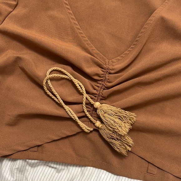 Puff sleeve ruched front crop top NEW - Picture 6 of 7